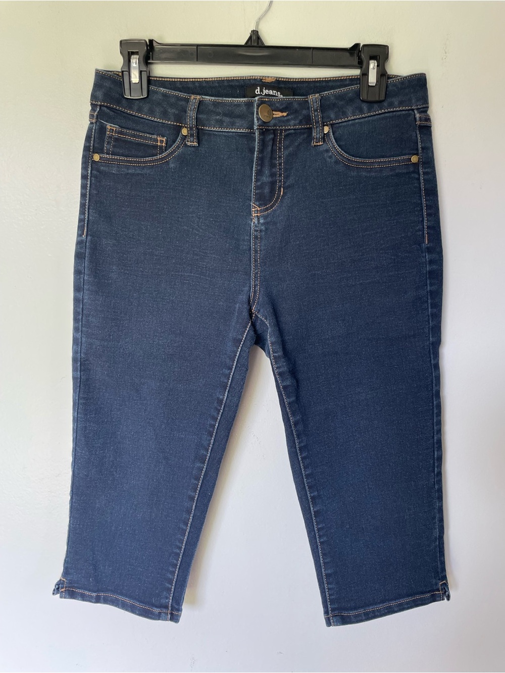 d. jeans Women's Dark Blue Denim Capris, Size 6P